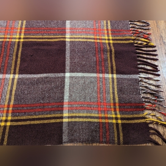 Vintage tartan 100% wool blanket, made in Scotland,  52"×60" - Picture 4 of 4